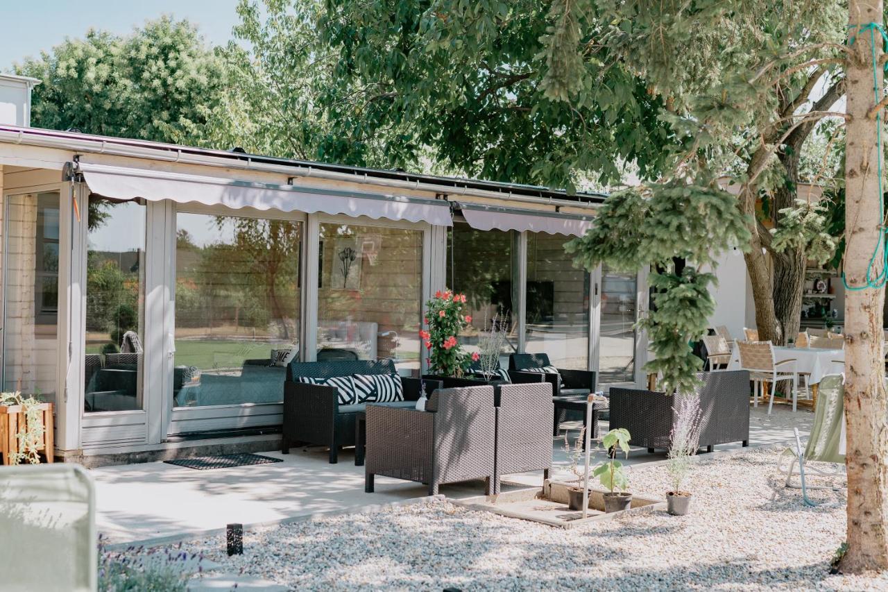 Zam-Zam Apartmanok Zamárdi Buitenkant foto